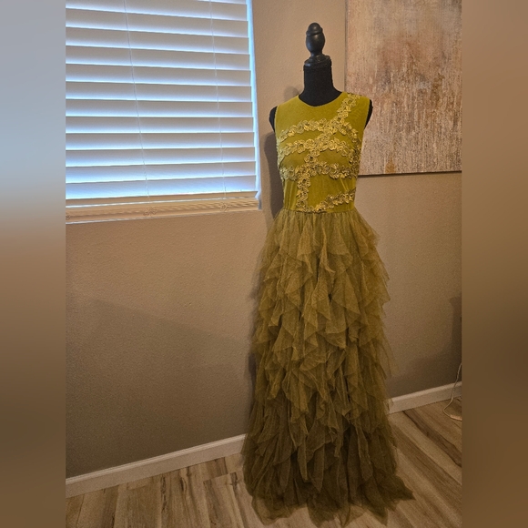 Chic Olive Green Maxi Dress (Stock Photo) - Picture 2 of 8